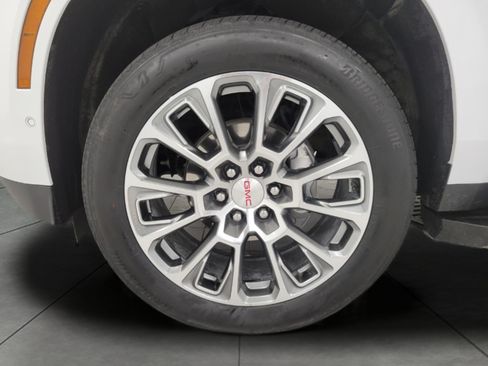 Used 2025 GMC Yukon XL Denali AWD/4WD image 4