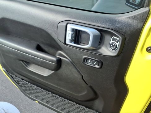Used 2023 Jeep Wrangler Unlimited Rubicon 4xe w/ Steel Bumper Group AWD/4WD image 33