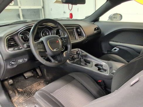 Used 2015 Dodge Challenger SXT w/ Driver Convenience Group image 10