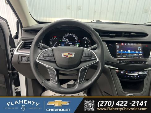 Used 2018 Cadillac XT5 Luxury w/ Driver Awareness Package image 29