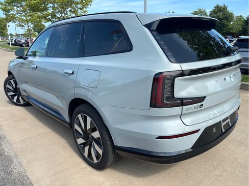Used 2025 Volvo EX90 Ultra AWD/4WD image 8