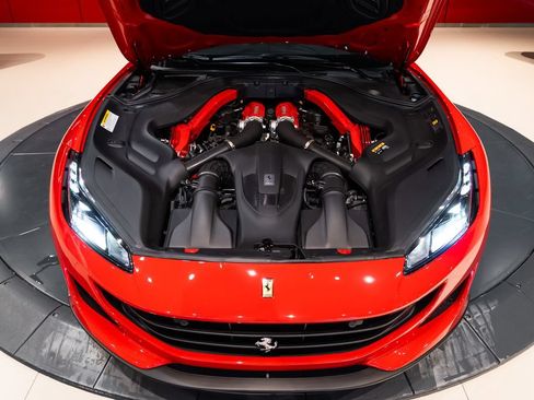 Certified 2020 Ferrari Portofino RWD image 18