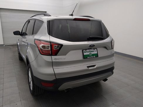 Used 2017 Ford Escape SE w/ Equipment Group 201A image 6