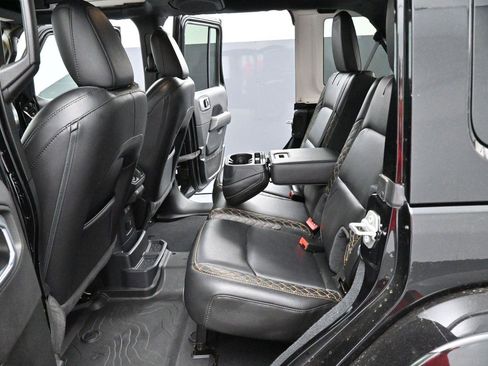 Used 2021 Jeep Wrangler Unlimited Sahara AWD/4WD image 28