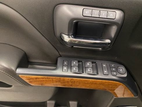 Used 2018 Chevrolet Silverado 1500 High Country image 21