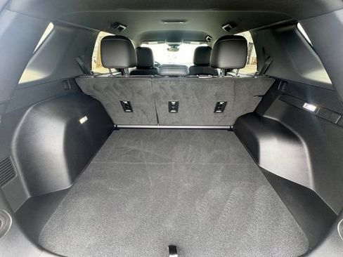 Used 2026 Chevrolet Equinox LT w/ Convenience Package II image 32