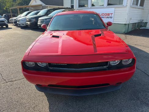Used 2014 Dodge Challenger SXT w/ Sport Appearance Package RWD image 4