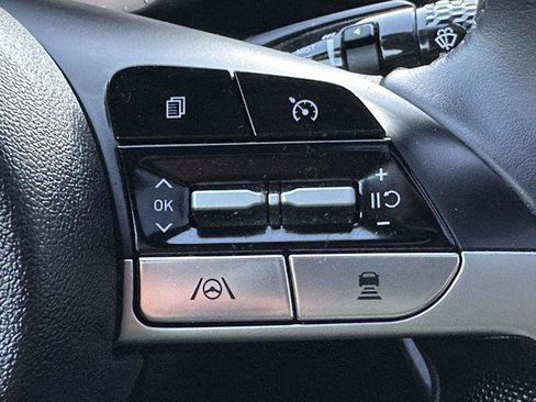 Used 2023 Hyundai Elantra Limited w/ Cargo Package image 23