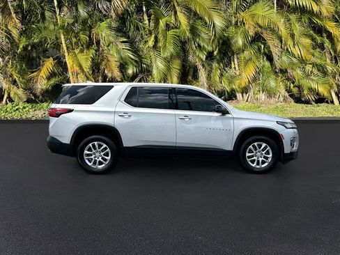 Used 2022 Chevrolet Traverse LS FWD image 4