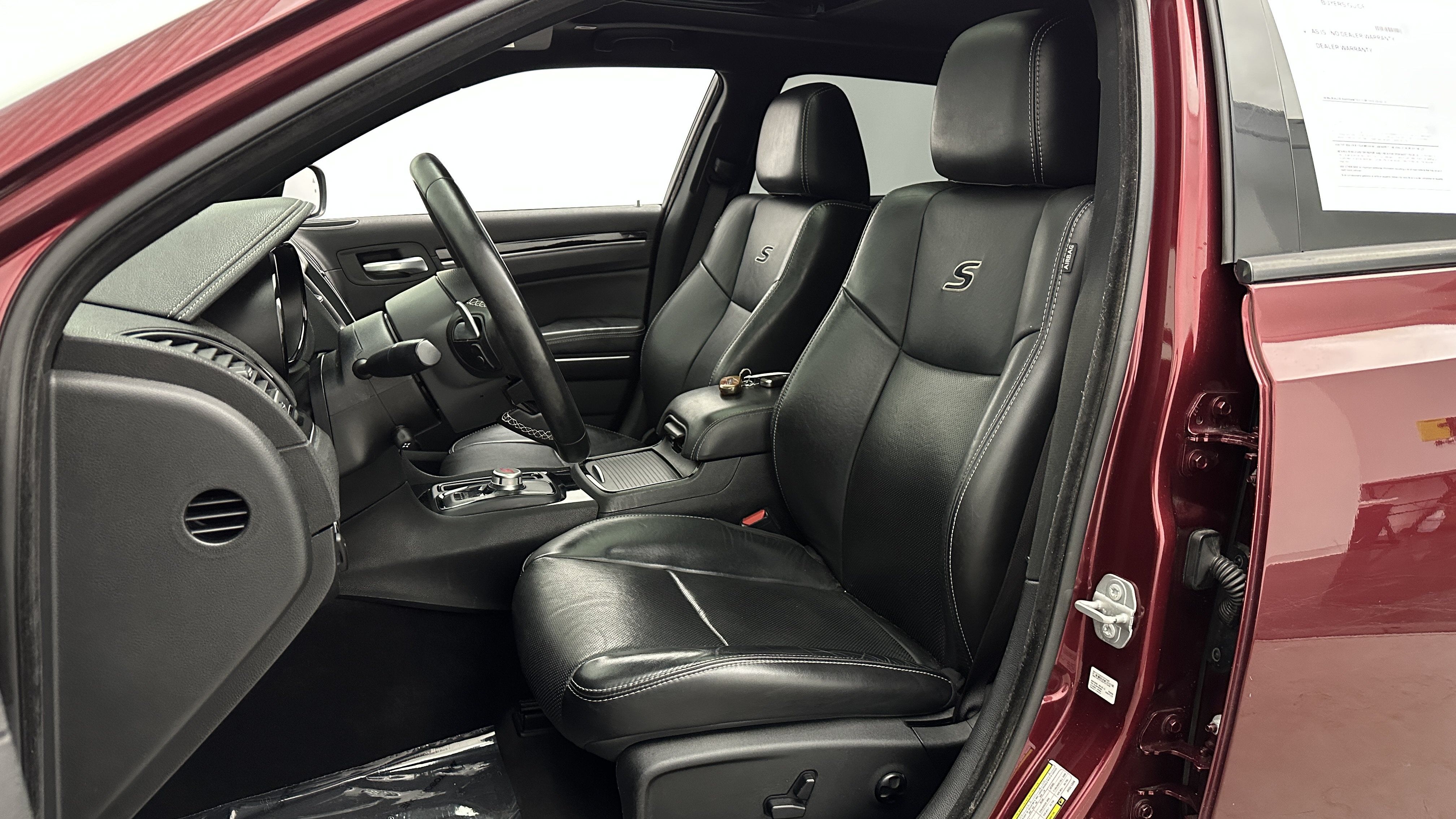 Used 2018 Chrysler 300 S w/ 300S Premium Group RWD image 19