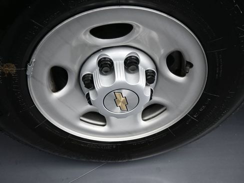 New 2025 Chevrolet Express 3500 Extended w/ Driver Convenience Package image 34