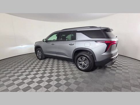 Used 2024 Chevrolet Traverse LT AWD/4WD image 43