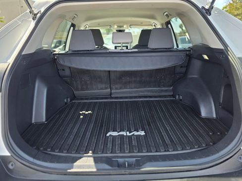 Used 2024 Toyota RAV4 XLE FWD image 12