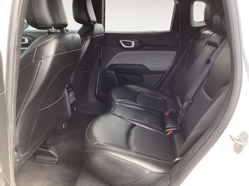 Used 2023 Jeep Compass Latitude AWD/4WD image 26