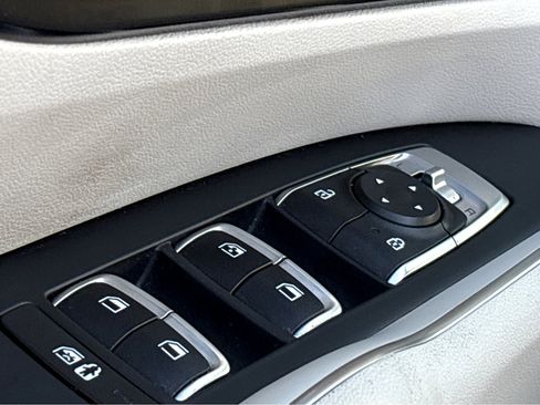 Used 2022 Kia Sorento S image 14