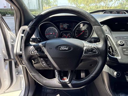 Used 2018 Ford Focus ST FWD image 21