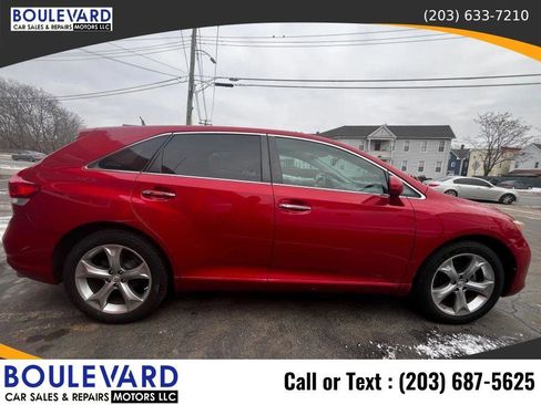 Used 2011 Toyota Venza AWD w/ Comfort Pkg image 3