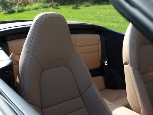 Used 2024 Porsche 911 Carrera image 12