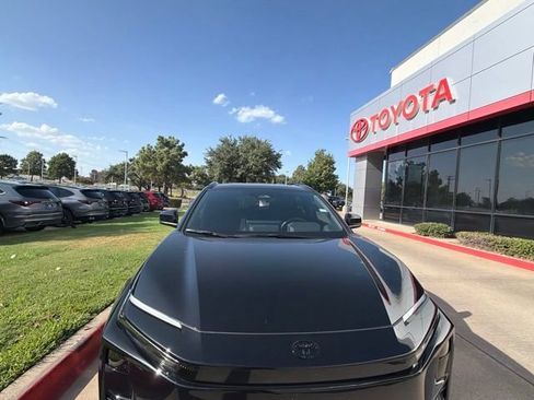 Used 2026 Toyota C-HR AWD/4WD image 2