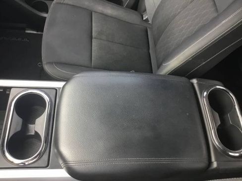 Used 2019 Nissan Titan SV w/ SV Convenience Package AWD/4WD image 19