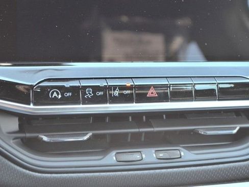 New 2026 Jeep Compass Latitude image 28