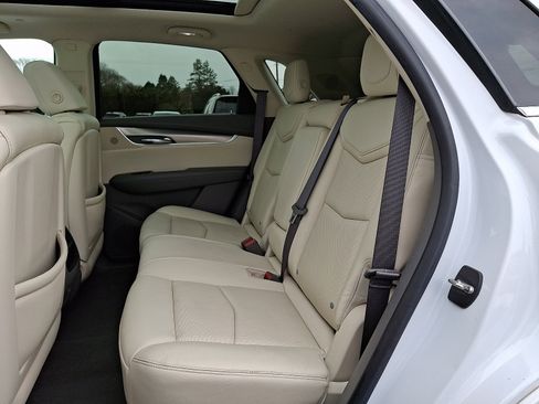 Used 2017 Cadillac XT5 Luxury w/ Driver Awareness Package image 10