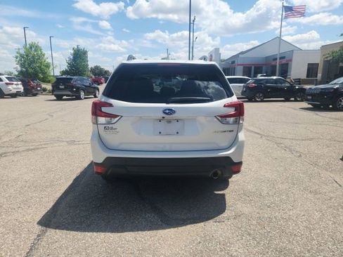 Used 2023 Subaru Forester Limited AWD/4WD image 2