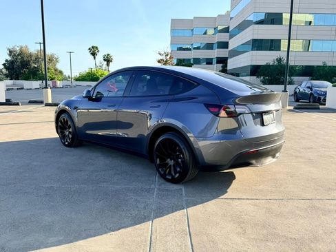 Used 2022 Tesla Model Y Long Range AWD/4WD image 10