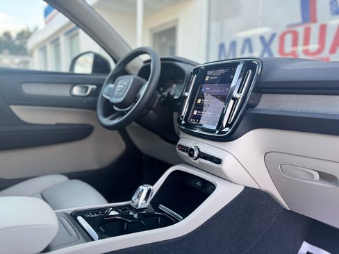 Used 2024 Volvo XC40 B5 Plus w/ Protection Package Premier image 50