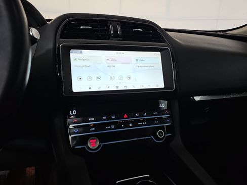 Used 2020 Jaguar F-PACE Premium AWD/4WD image 20