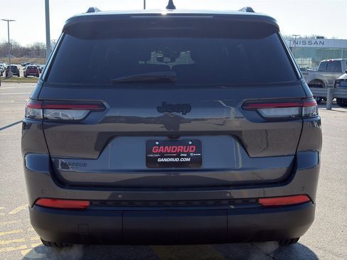 Used 2024 Jeep Grand Cherokee L Altitude AWD/4WD image 7