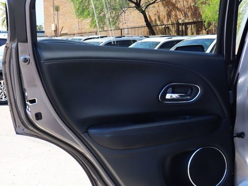 Used 2021 Honda HR-V EX-L image 32