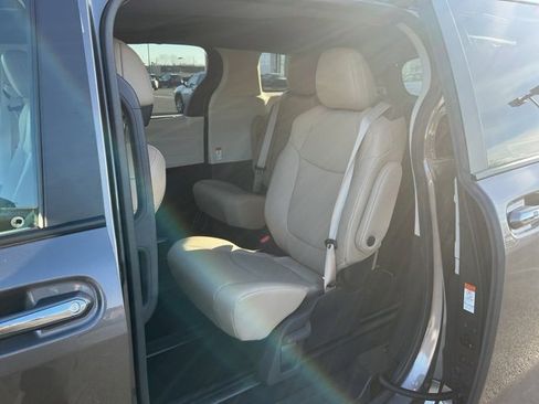 Used 2024 Toyota Sienna XLE image 20