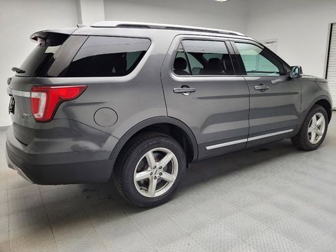 Used 2017 Ford Explorer XLT w/ Equipment Group 202A AWD/4WD image 10