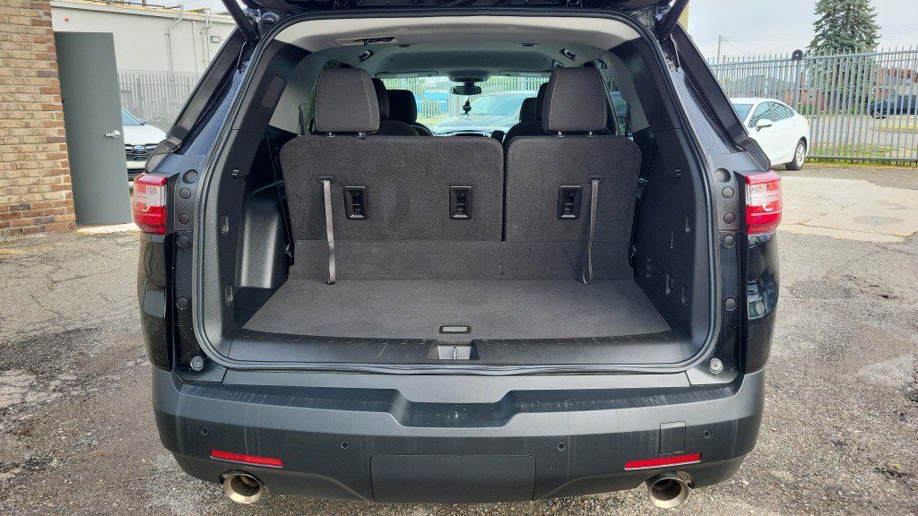 Used 2021 Chevrolet Traverse LT FWD image 10