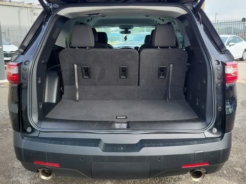 Used 2021 Chevrolet Traverse LT FWD image 10