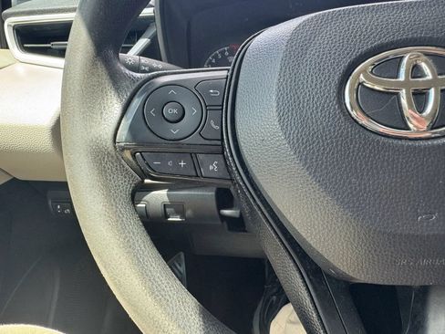 Used 2021 Toyota Corolla LE FWD image 30