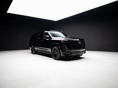 Used 2024 Cadillac Escalade ESV Sport Platinum w/ LPO, ONYX Package AWD/4WD image 89