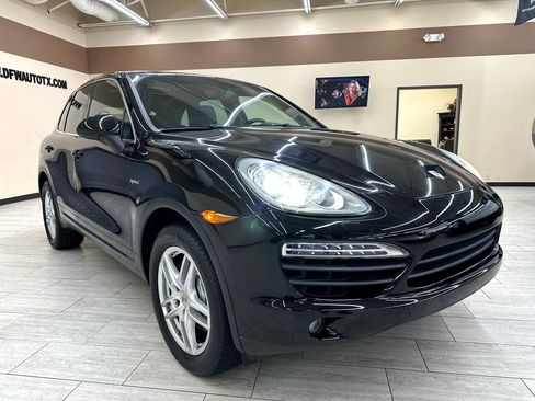 Used 2014 Porsche Cayenne S image 5
