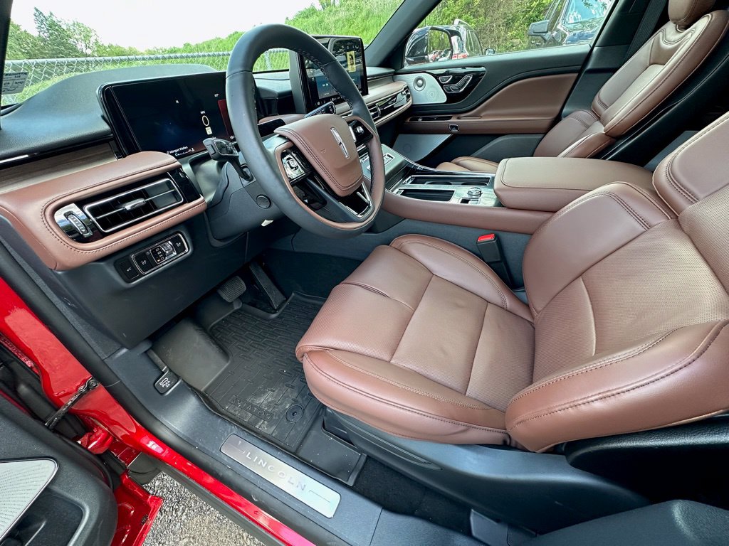 New 2026 Lincoln Aviator Reserve AWD/4WD image 17