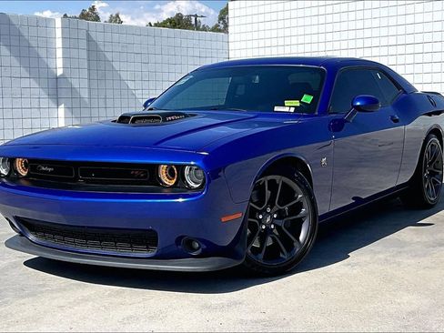 Used 2022 Dodge Challenger R/T Scat Pack w/ Shaker Package RWD image 2