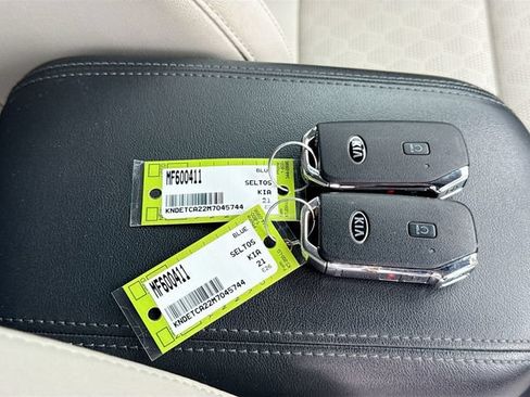 Used 2021 Kia Seltos SX w/ SX Sunroof Package AWD/4WD image 44