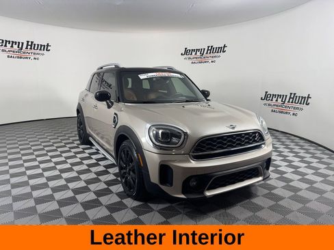 Used 2023 MINI Cooper Countryman S w/ Signature Upholstery Package image 6