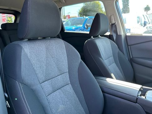Used 2026 Nissan Rogue SV FWD image 17