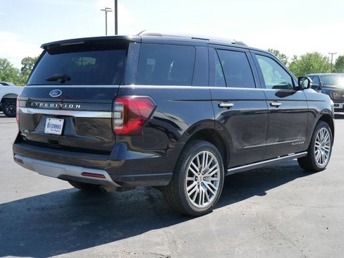 Used 2024 Ford Expedition Platinum AWD/4WD image 4