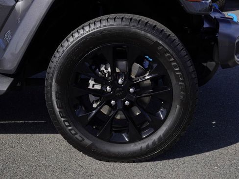 Certified 2022 Jeep Wrangler Unlimited Sahara AWD/4WD image 10