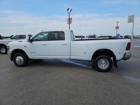 Used 2025 RAM 3500 Laramie AWD/4WD image 3