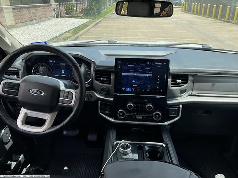 Used 2022 Ford Expedition XLT RWD image 12