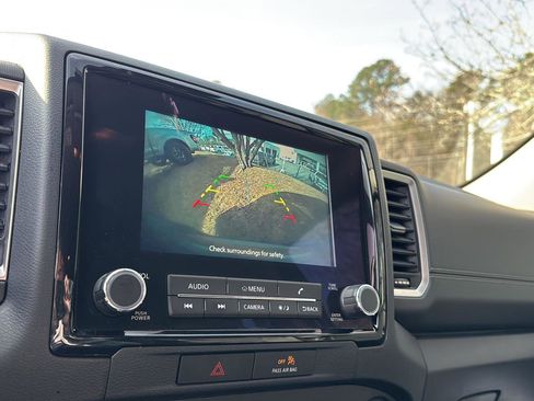 Used 2022 Nissan Frontier SV image 23