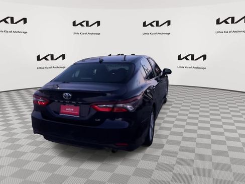 Used 2022 Toyota Camry LE image 7